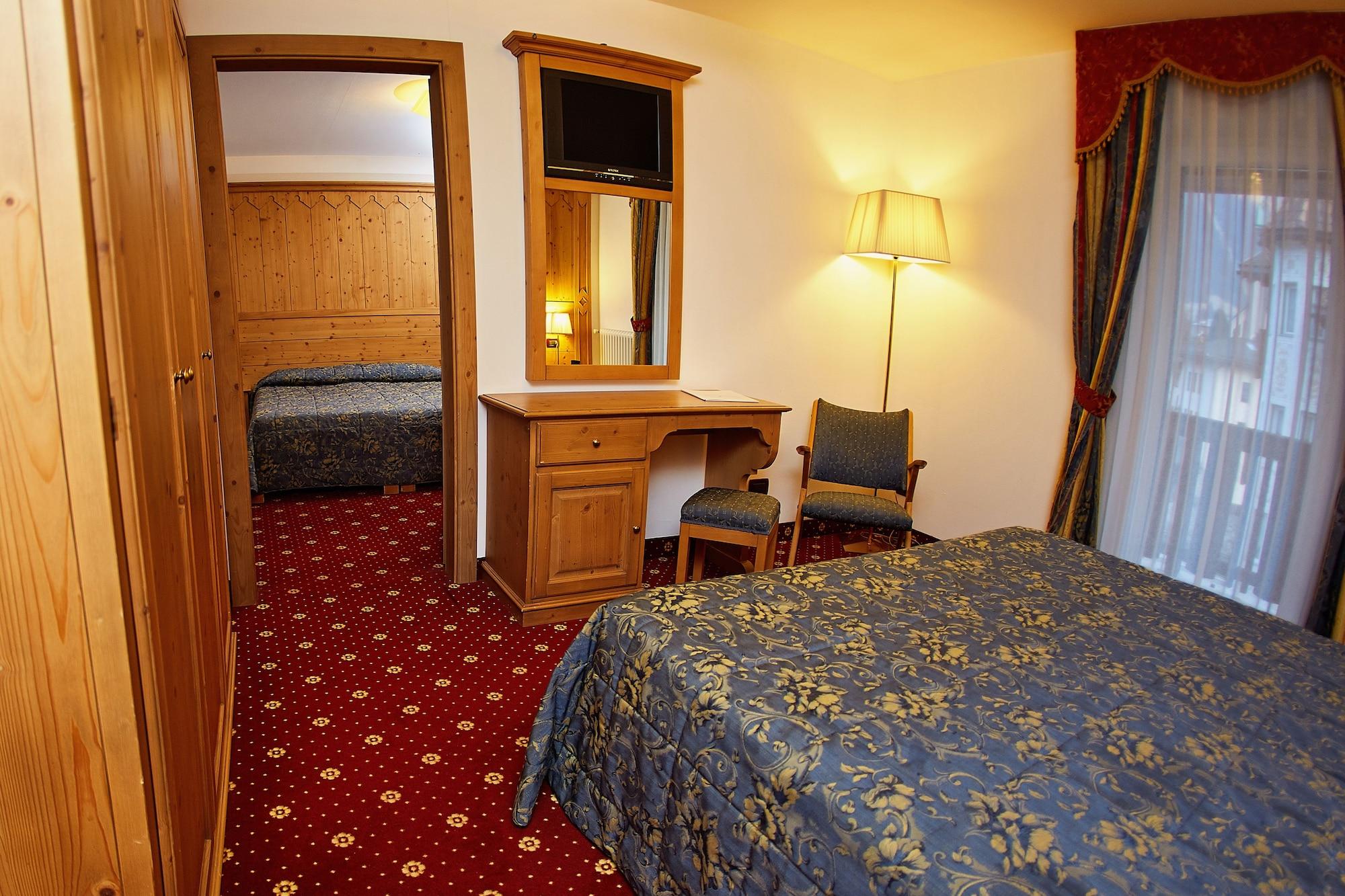 Gh Hotel Monzoni Pozza di Fassa Kültér fotó