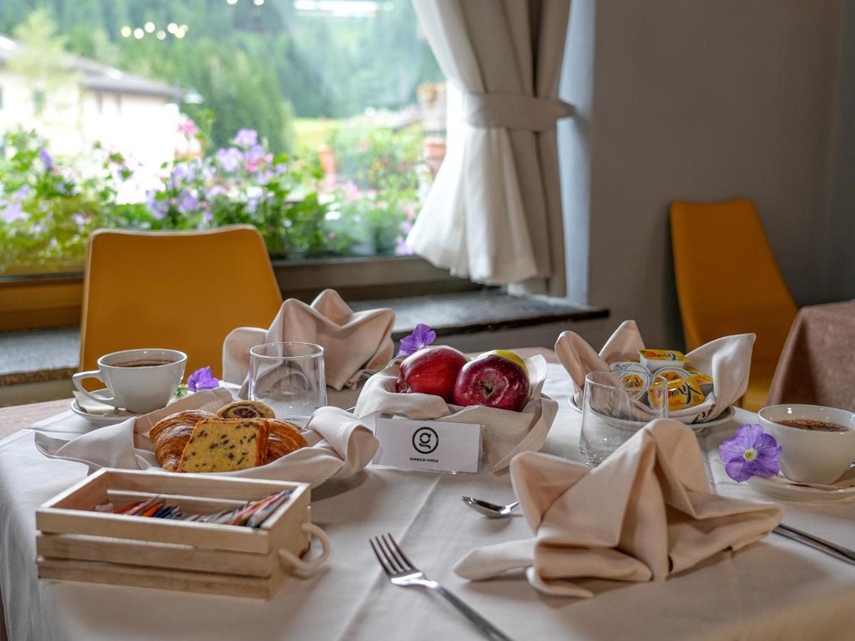 Gh Hotel Monzoni Pozza di Fassa Kültér fotó