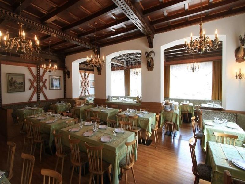 Gh Hotel Monzoni Pozza di Fassa Kültér fotó