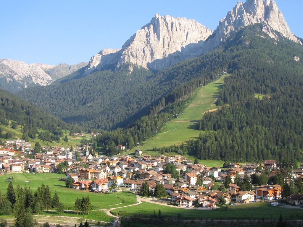 Gh Hotel Monzoni Pozza di Fassa Kültér fotó